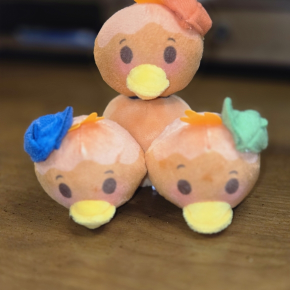Disney Parks Munchlings Huey Dewey & Louie Puff Pastry Trio Plush Donald Duck - Picture 8 of 8